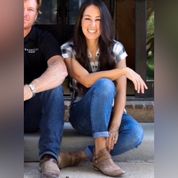 Diba Love Bug butter soft leather ankle booties - Picture 2 of 9